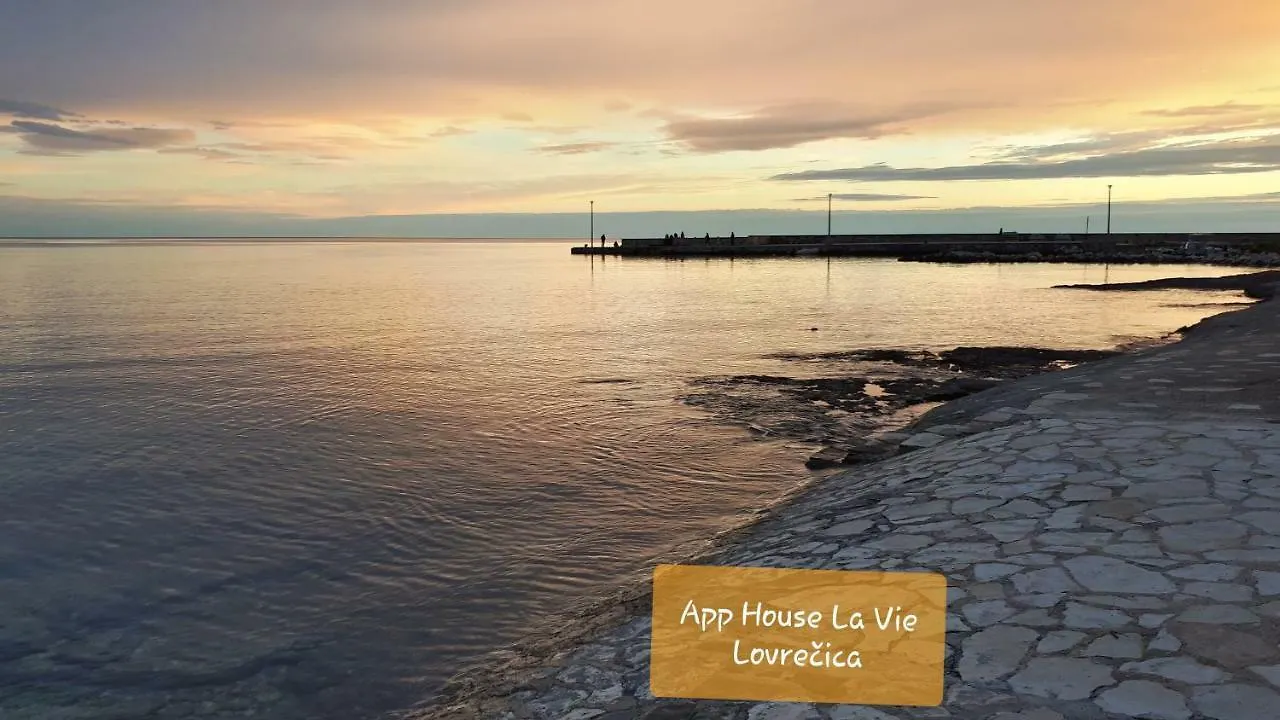شقة أوماغ  في House La Vie App No 1